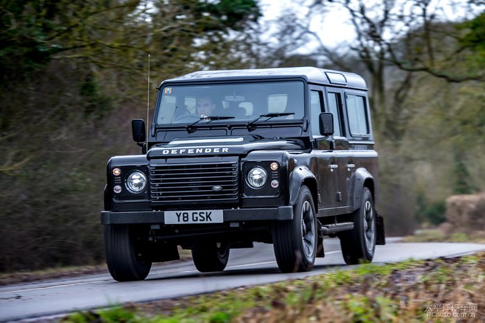 2018landroverdefenderworksv8110