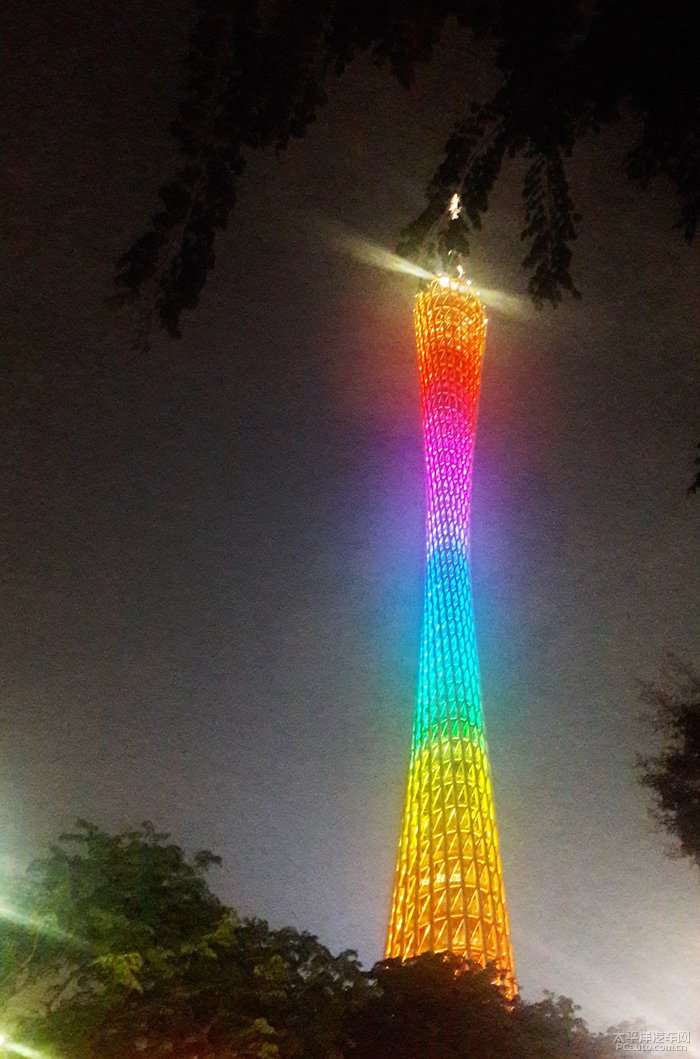 登广州塔之夜幕下看五彩斑斓广州塔