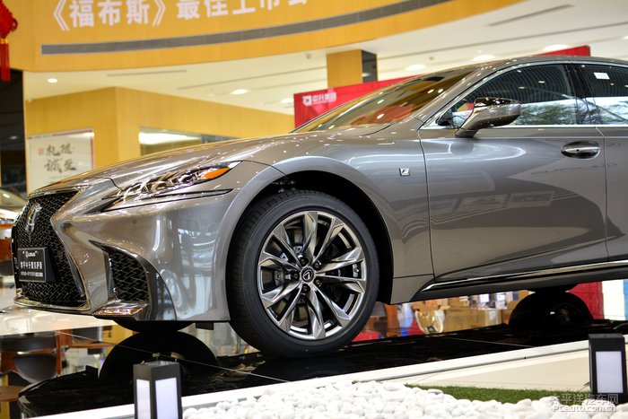 雷克萨斯500hFSport,雷克萨斯240 行走的艺术品实拍雷克萨斯newls500hfsport