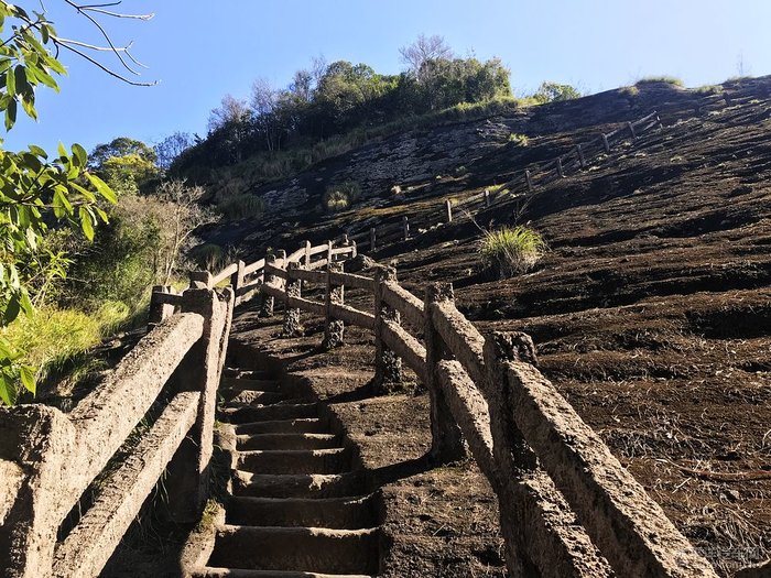 我们来到了位于虎啸岩景区的好汉坡