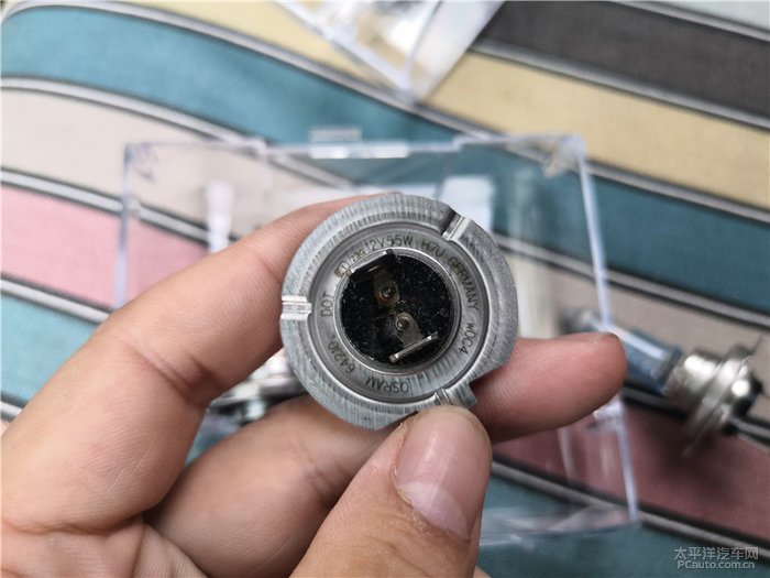 polo大灯灯泡更换图解,丰田逸致大灯灯泡型号 二手polo之手把手教你更换近光灯灯泡