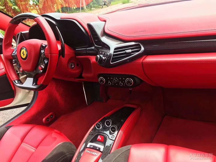13年法拉利458德版,白色红内,碳纤维led方向盘,倒车影像,72.8w开回家