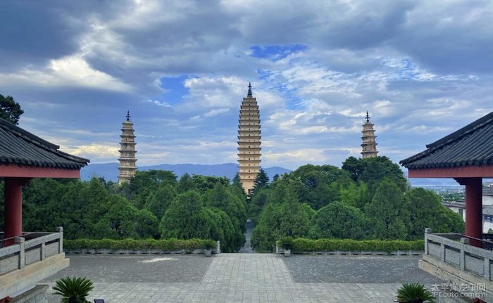 苍山之麓洱海之畔云南大理崇圣三塔寺
