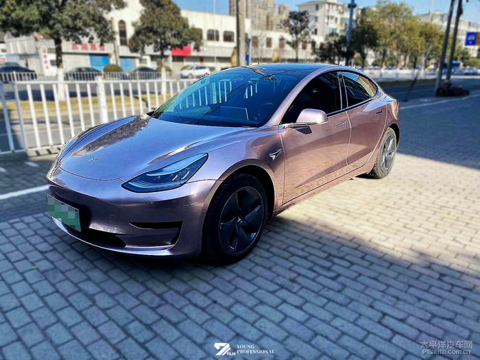 特斯拉model3改色冰莓粉案例实拍