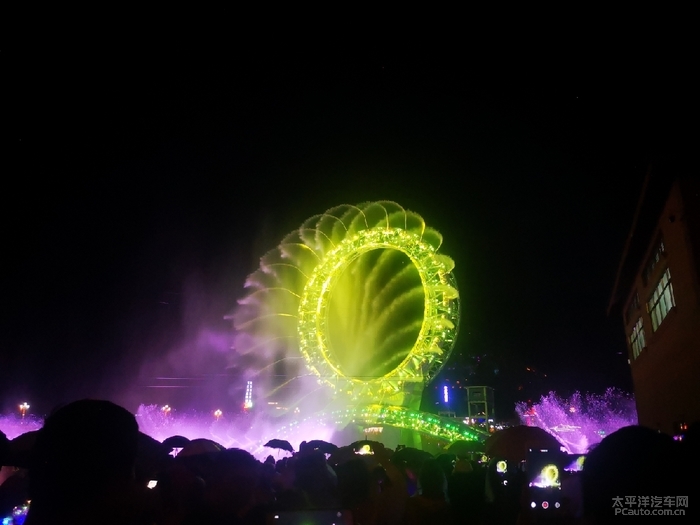 前往欣赏太白山音乐喷泉之夜景