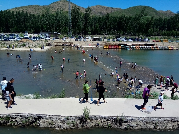 顺平盘古村一一小江南