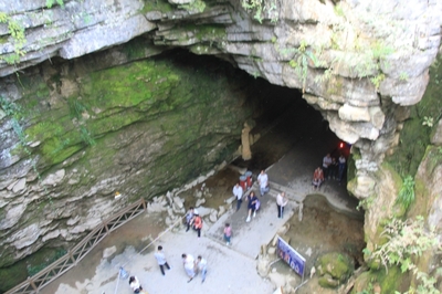 龙缸景区 龙洞