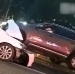 【视频】深圳南山车祸3死多伤，司机淡定踩着油门抽烟！