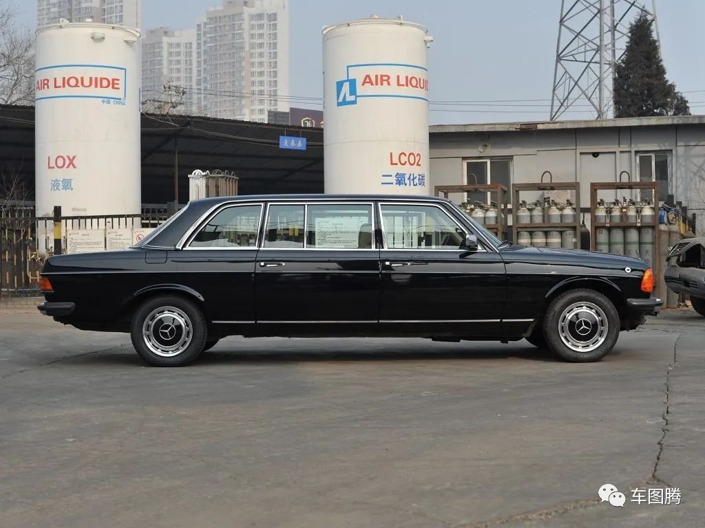 消失的一汽奔馳：1988年曾秘密國產(chǎn)奔馳E級轎車，8個座位，超級寬敞