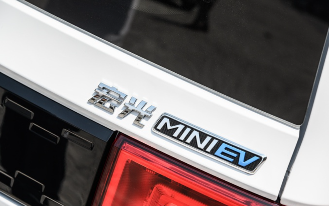 试驾宏光MINI EV：一家“不正经”的企业造出的正经车