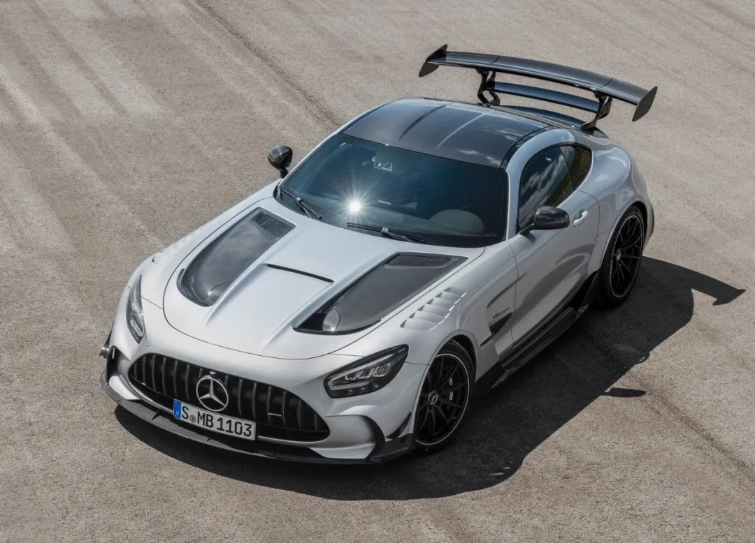 這回奔馳太“黑”了，我說的是AMG GT