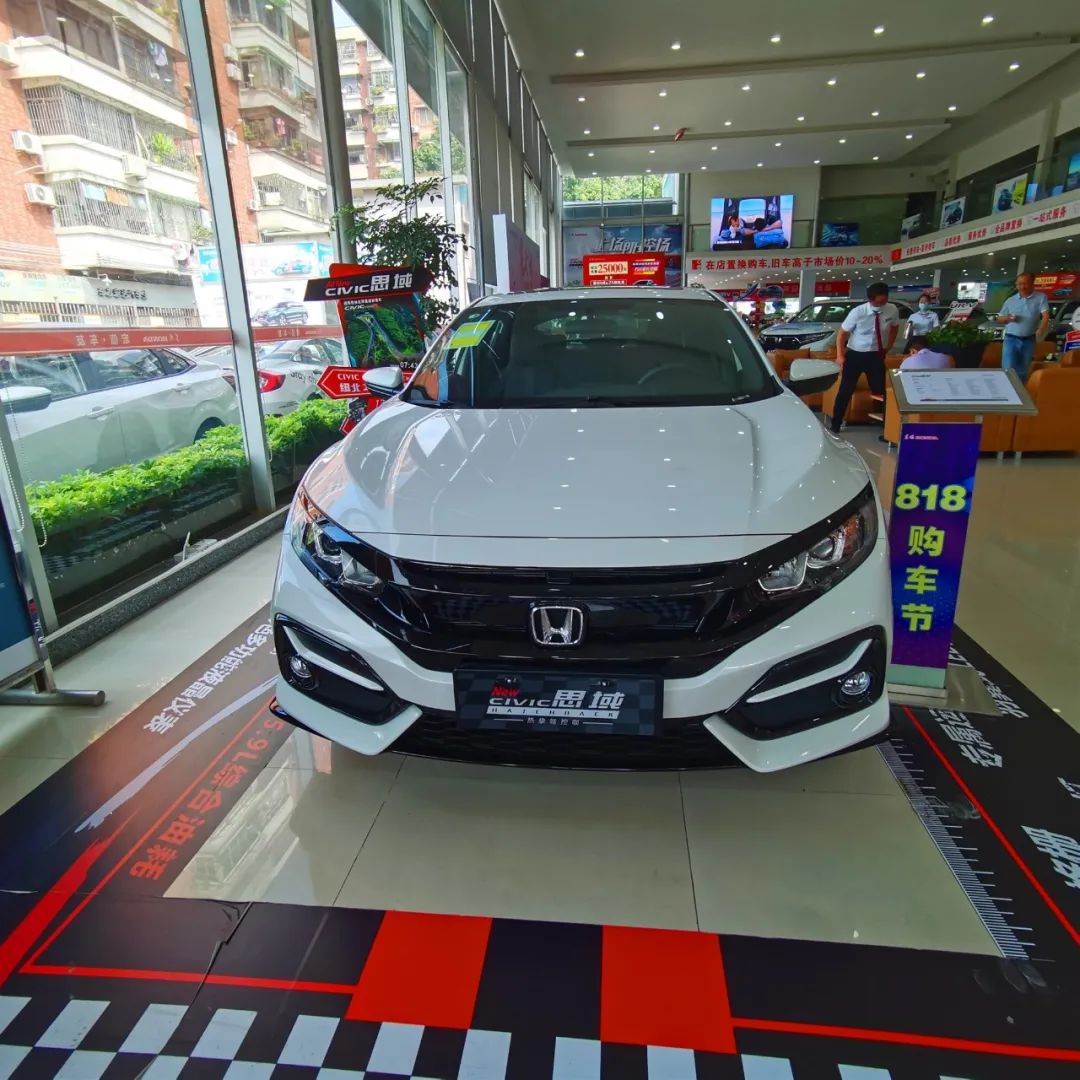 【到店实拍】思域HATCHBACK，能改的地方多？