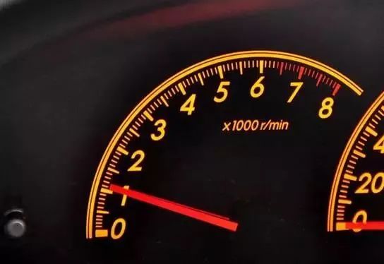 超过80%的车主，根本不知道汽车转速表有啥用！