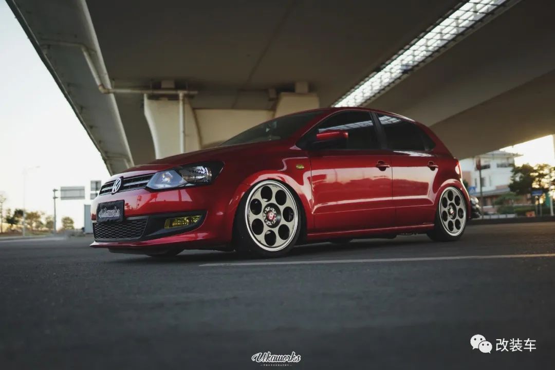 大眾POLO才是年輕人觸手可及的改裝車？輕改也能營(yíng)造復(fù)古姿態(tài)