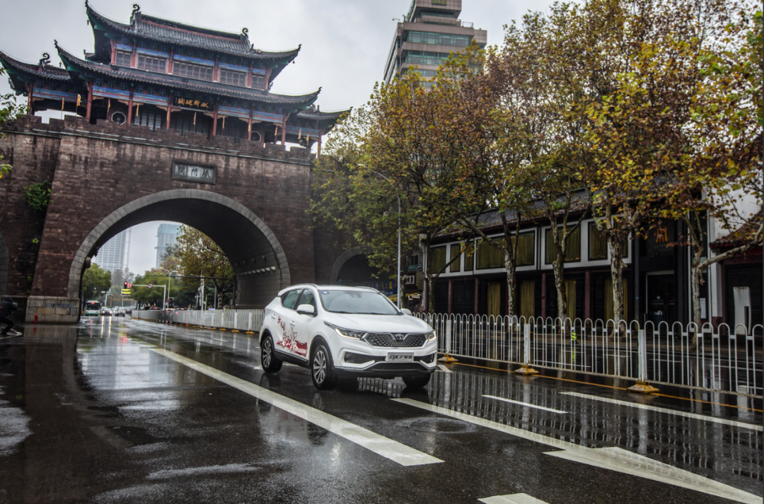 東南汽車駛向第三極丨邂逅英雄城武漢