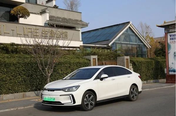 為何選BEIJING-EU5 女車主告訴你