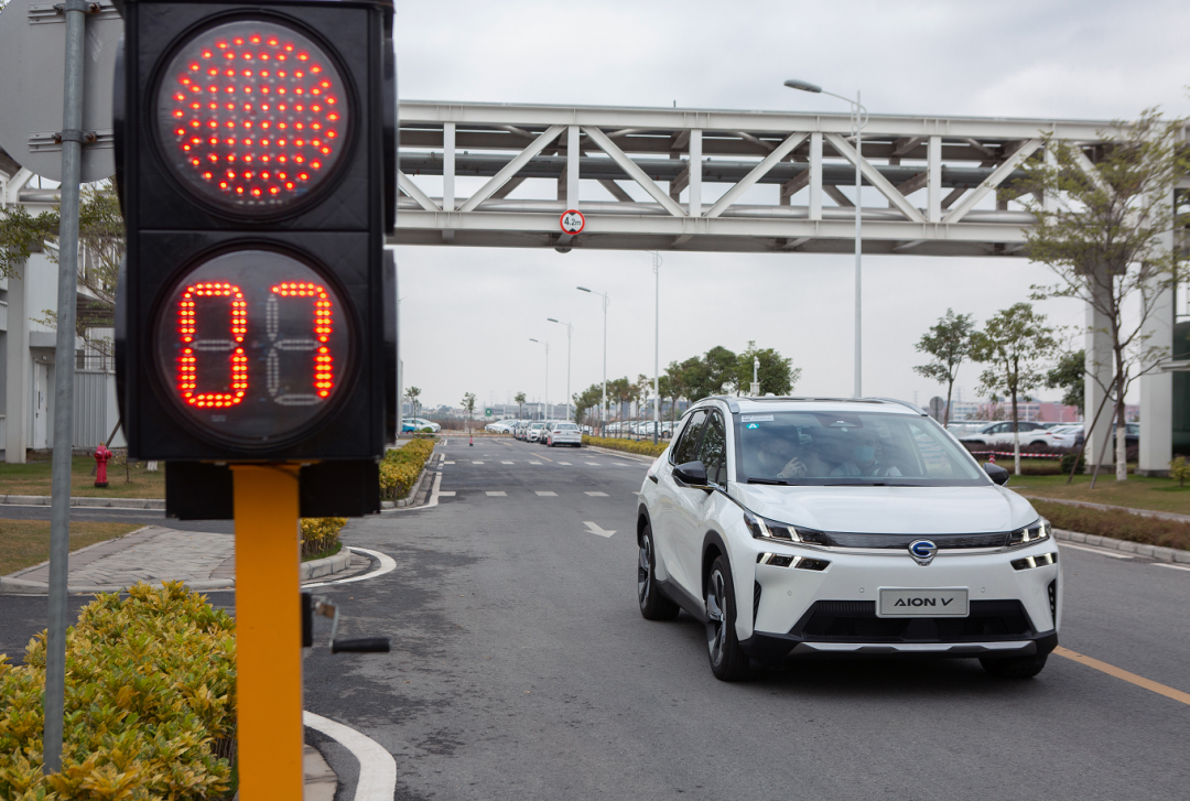 不用爭了，首款5G車塵埃落定