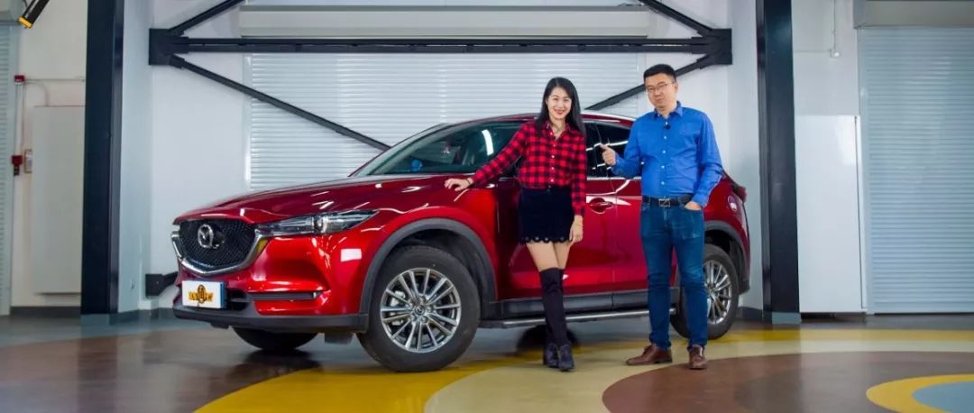 長(zhǎng)腿女車(chē)主體驗(yàn)全新馬自達(dá)CX-5: 兩年間人和車(chē)變化有多大？