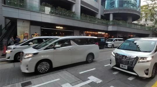 多米体育加价40万的丰田车“埃尔法”港澳保姆车 经典销量(图2)