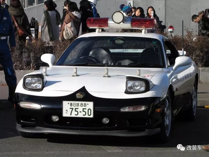 在日本开警车真是太幸福了,除了各种性能车还有情怀经典车!_太平洋号