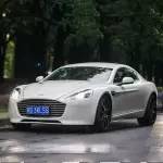 這輛12缸的馬丁Rapide完全不按常理出牌，老司機(jī)都哭了！