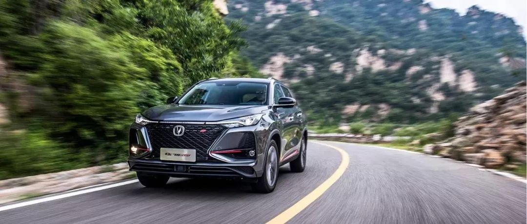 解析全球首次700km駕駛0踩剎車,汽車智能真能代替人工駕駛?
