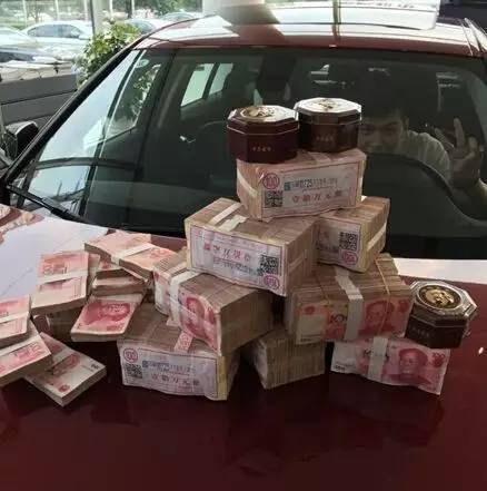 挖掘机国内销量陡增 主机厂展开价格博弈