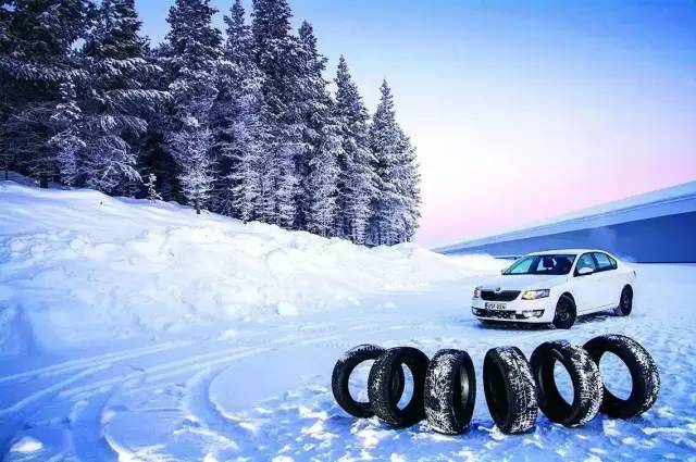 太阳，北极光，冰雪奇“圆” | 冬季轮胎对比测试最高纬度首发