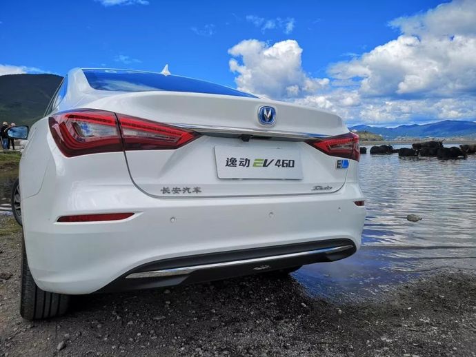 逸动ev460,靠什么扛起长安新能源"品牌向上","销量向上"的大旗?