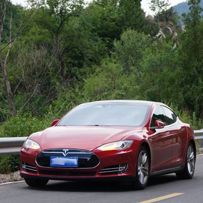 體驗(yàn)來(lái)自共享汽車平臺(tái)的特斯拉Model S 70D：它不夠完美，但這不重要 | 獨(dú)立試駕