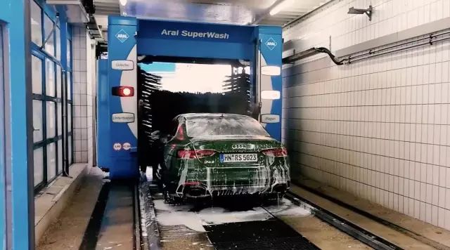 在德国用自动洗车房洗奥迪RS5是一种什么体验？