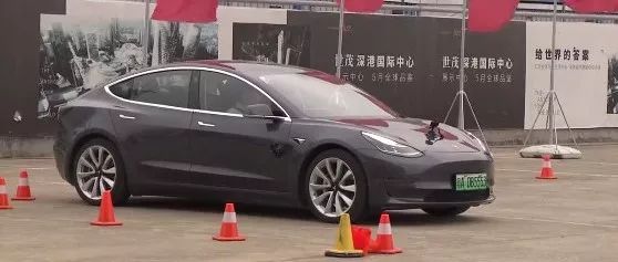 全球首場(chǎng)5G汽車(chē)測(cè)試直播 Model 3激情賽道 觀眾做自己的導(dǎo)演