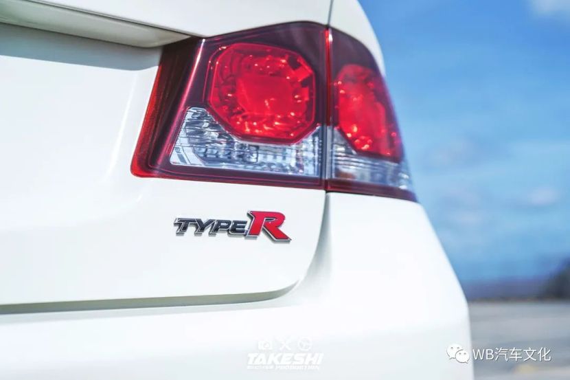 车款:- 2010 honda civic type-r (fd2r)外观: - 正品mugen车身套件