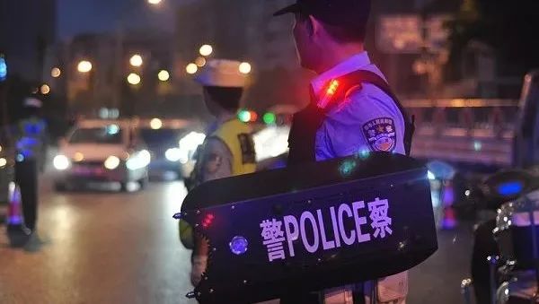 深莞惠交警聯(lián)合查車，這些行為分分鐘罰哭你