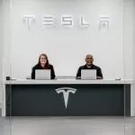 行业 | 人才流失，Tesla自动驾驶主管被Intel英特尔挖走！
