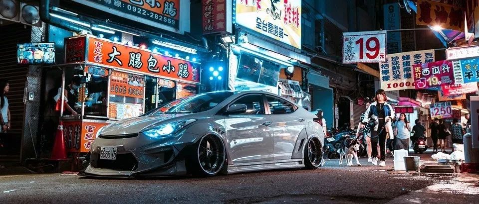 一臺向橫發(fā)展的現(xiàn)代Elantra