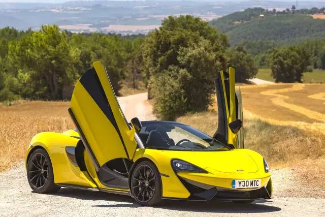 誰(shuí)說(shuō)敞篷跑不過(guò)硬頂？Mclaren 570S Spider全球首試
