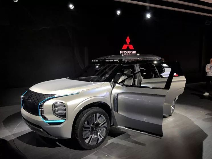 三菱engelberg tourer concept概念车之前已经在日内瓦车展上亮相
