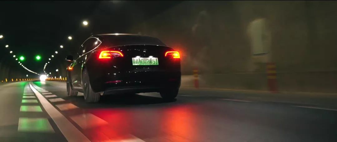 我不喜欢电动车，但这辆特斯拉 Model 3 值得一吹