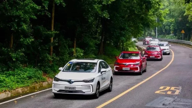 純電動車能不能也狂奔？深度體驗北汽新能源 EU5