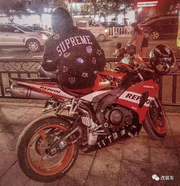 高中时入撩妹神车奔驰CLA,如今打造成超帅宽分数线萧振高中图片