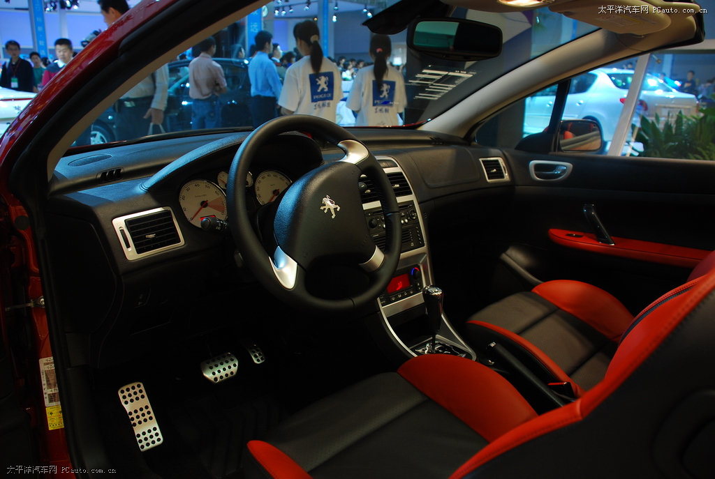 標(biāo)致307車展高清大圖