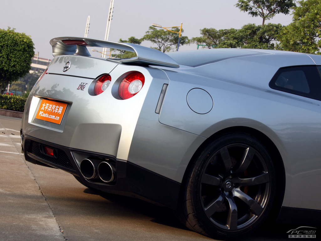 日產(chǎn)GT-R外觀高清大圖