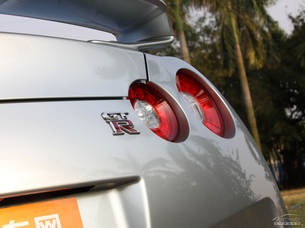 日產(chǎn)GT-R外觀高清大圖