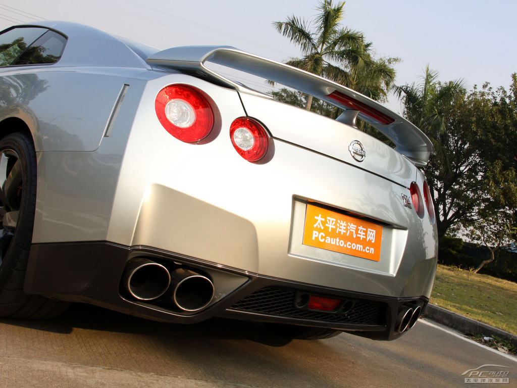 日產(chǎn)GT-R外觀高清大圖