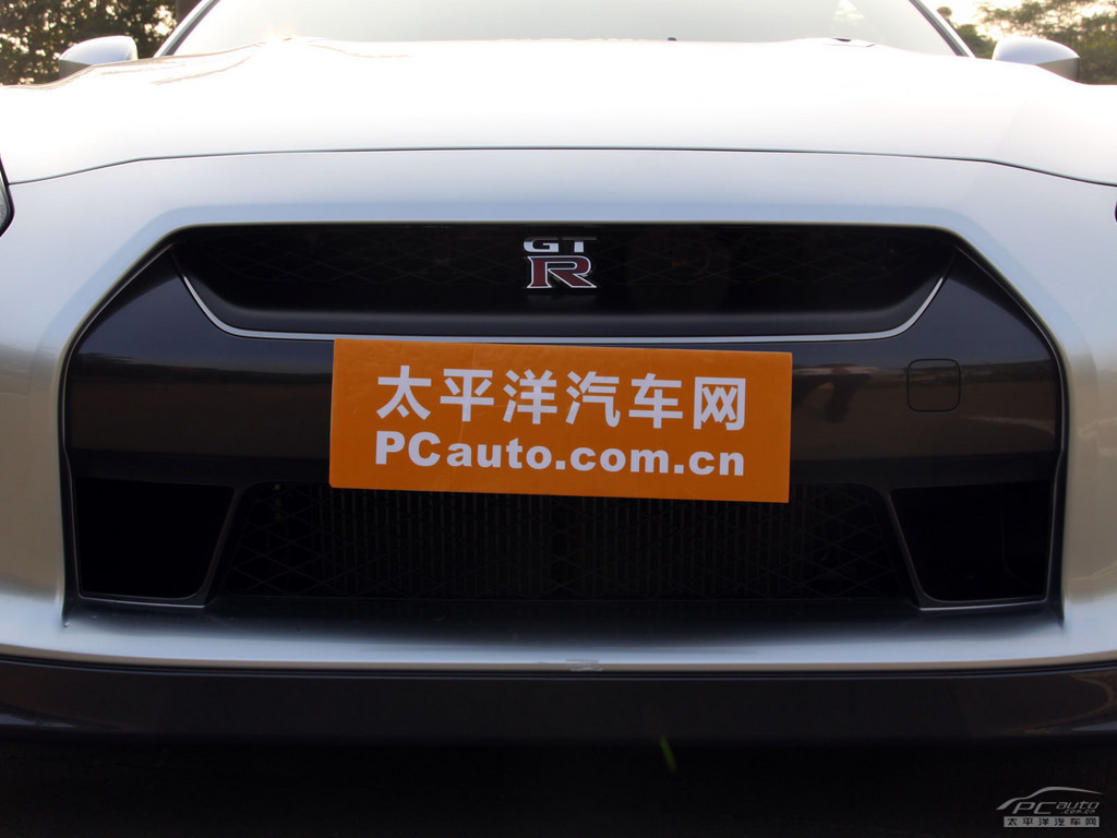 日產(chǎn)GT-R外觀高清大圖