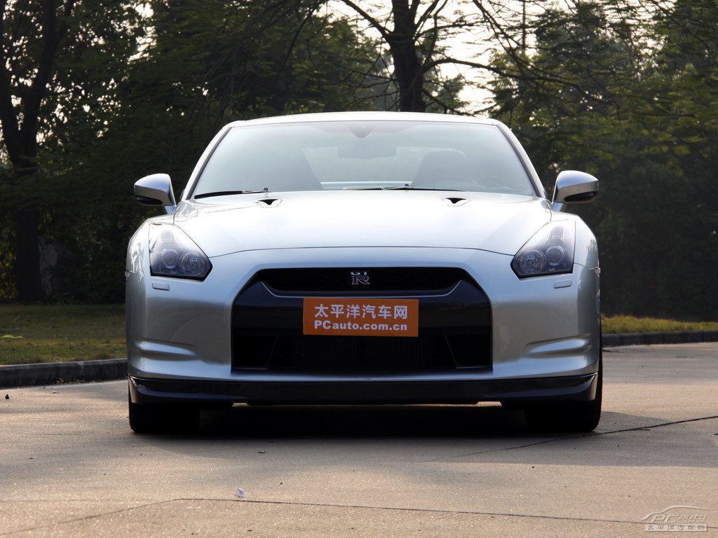 日產(chǎn)GT-R外觀高清大圖