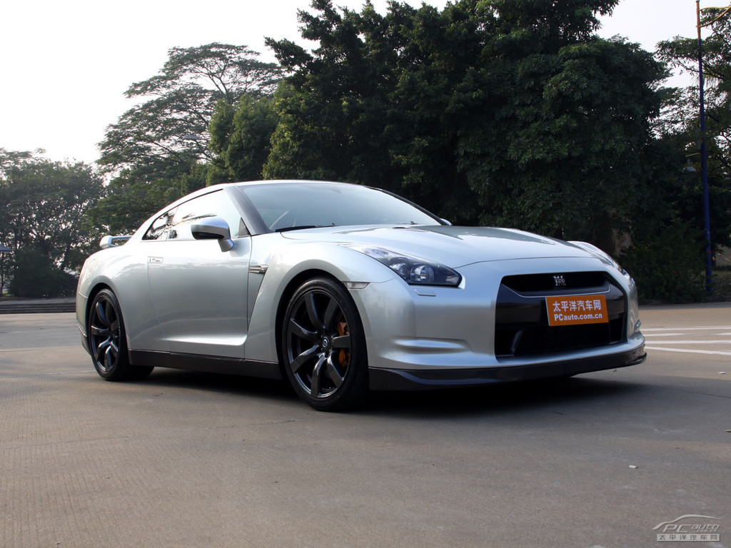 日產(chǎn)GT-R外觀高清大圖