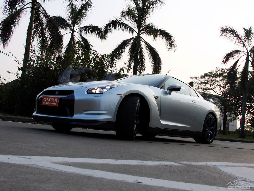 日產(chǎn)GT-R外觀高清大圖