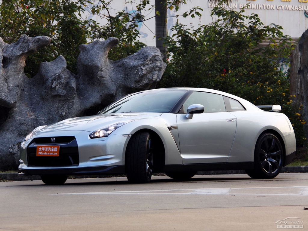 日產(chǎn)GT-R外觀高清大圖